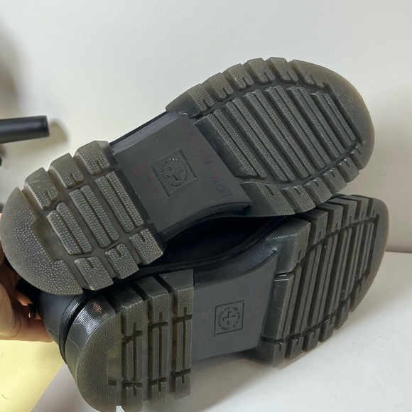 Brand New Dr. Marten US12 Audrick Quilted Platform Black Chelsea Boot Air Wave - Picture 9 of 11